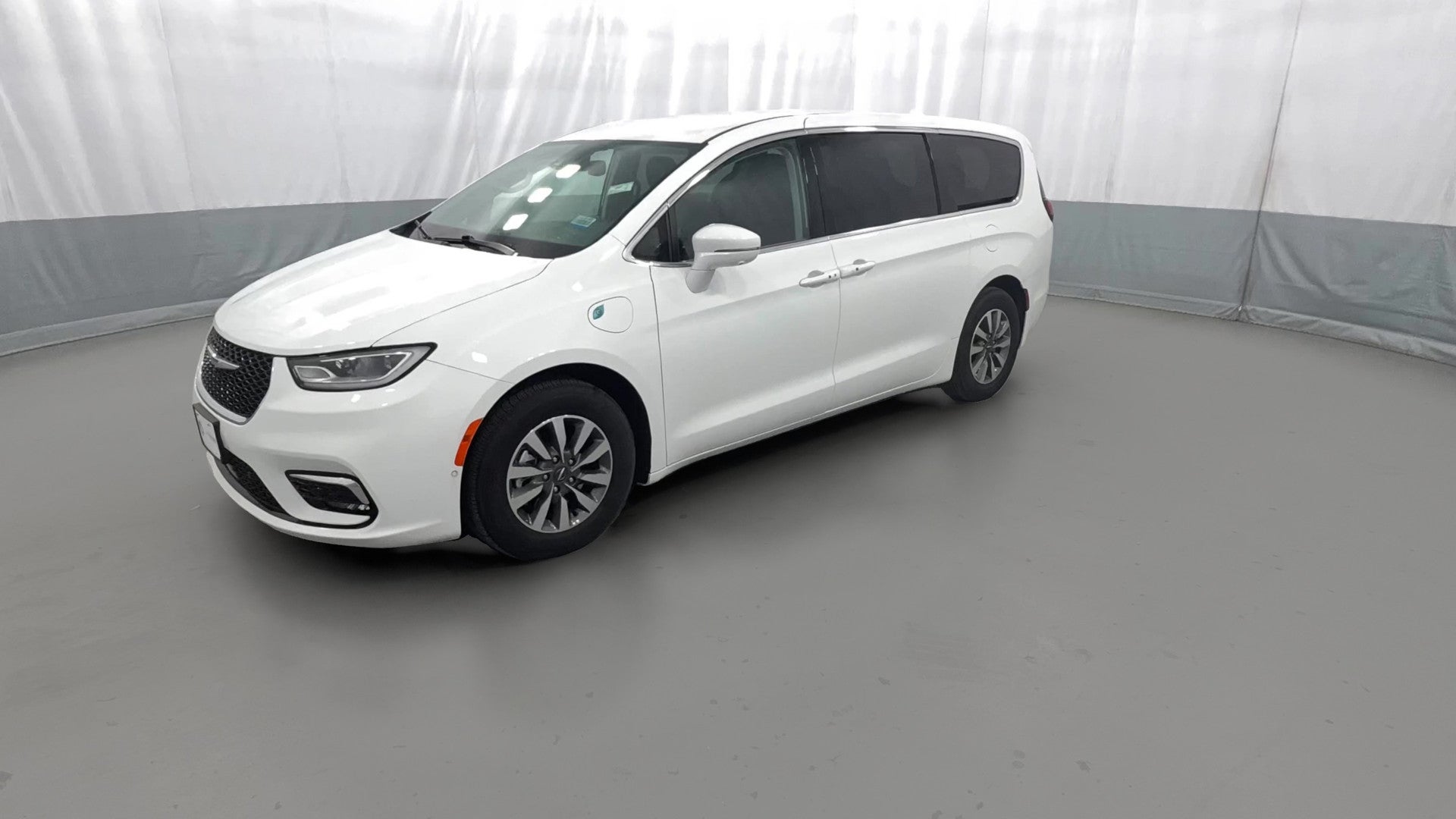 2022 Chrysler Pacifica Hybrid vehicle photo