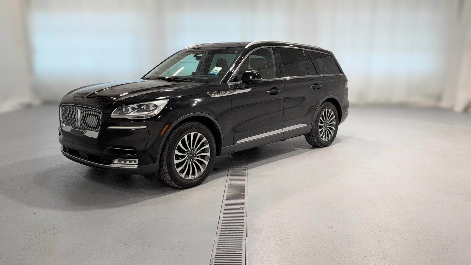 2022 Lincoln Aviator vehicle photo