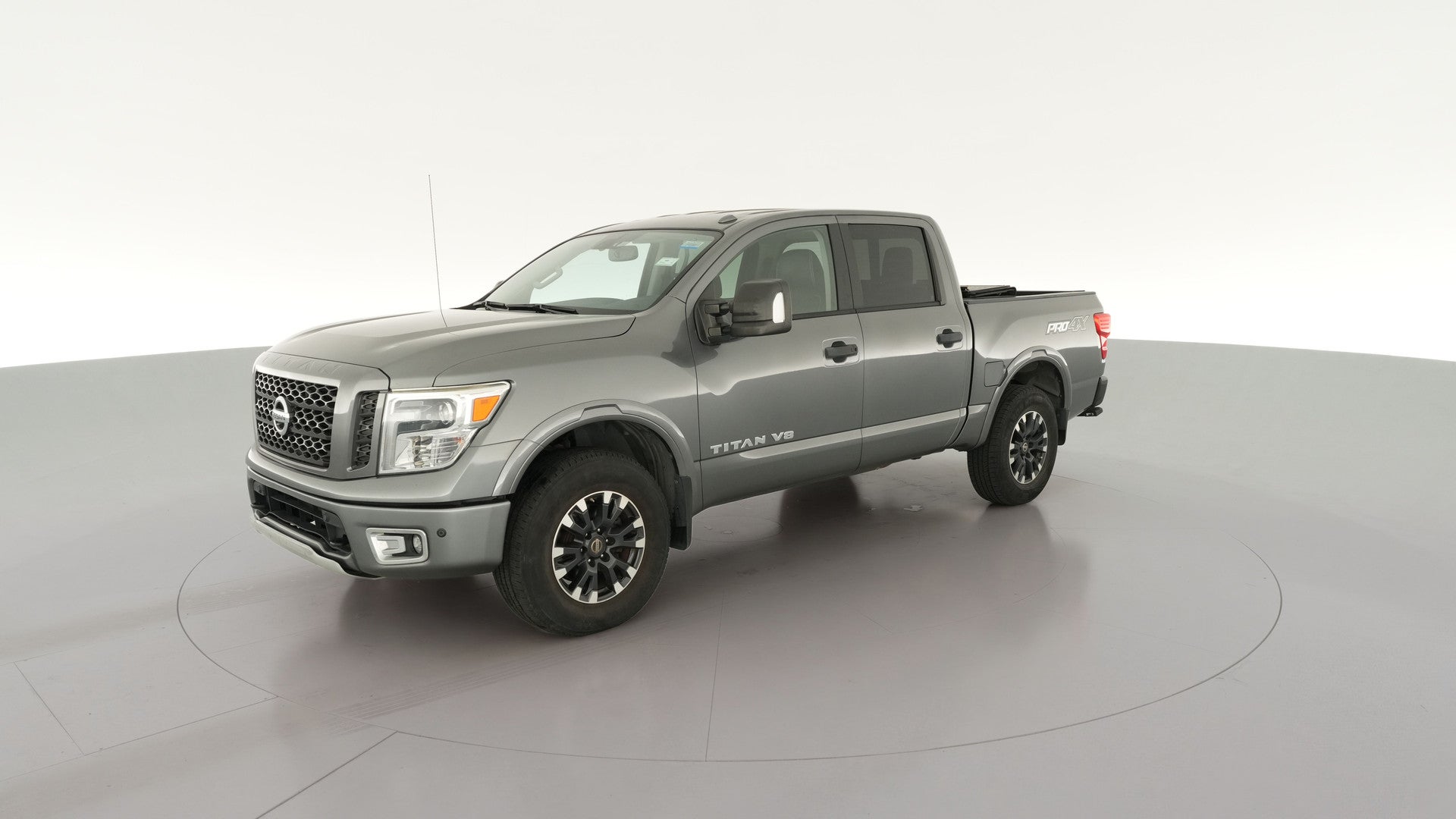2019 Nissan Titan Crew Cab vehicle photo