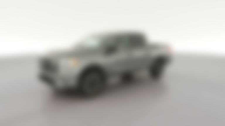 2019 Nissan Titan Crew Cab vehicle photo