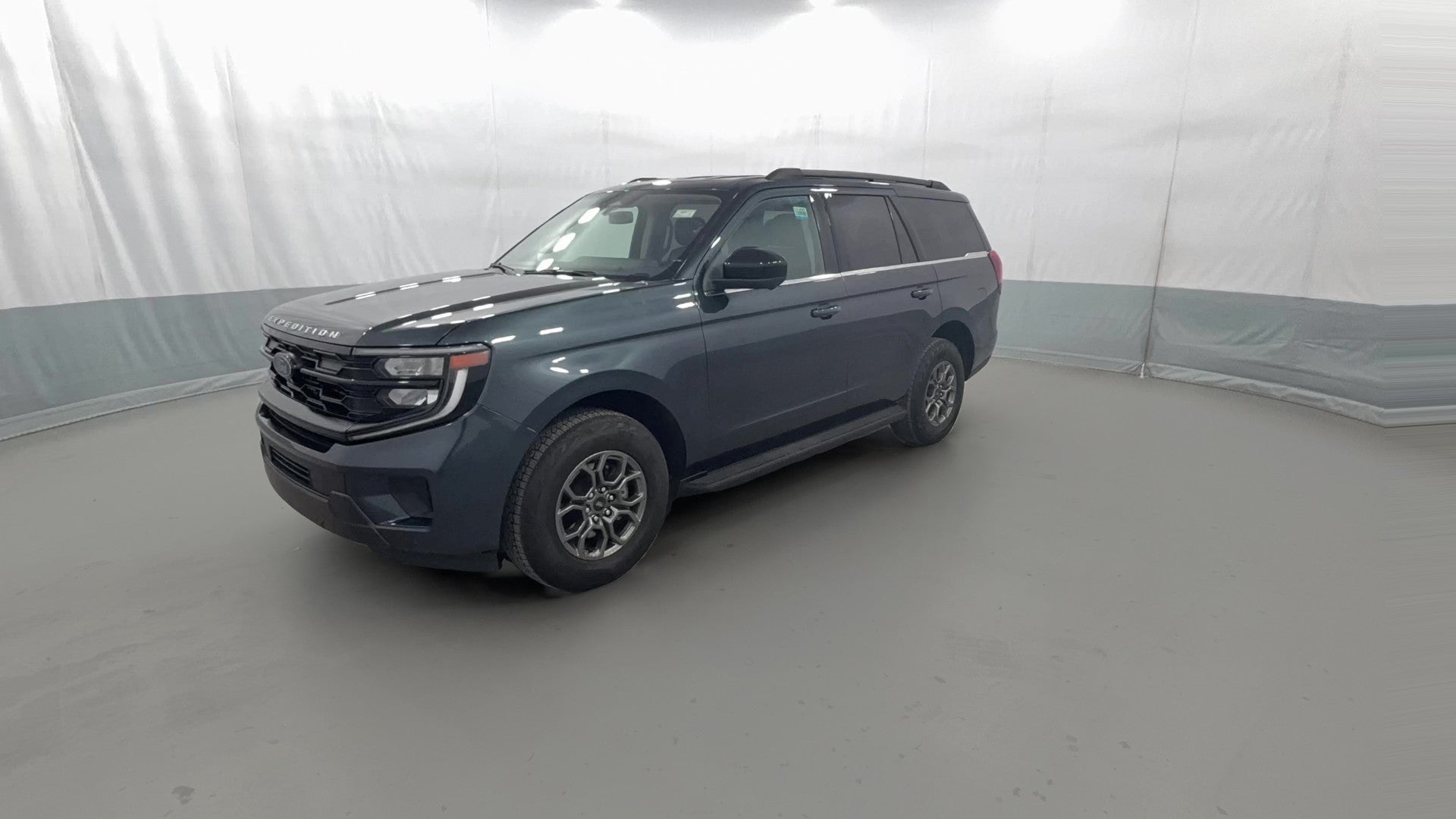2025 Ford Expedition vehicle photo