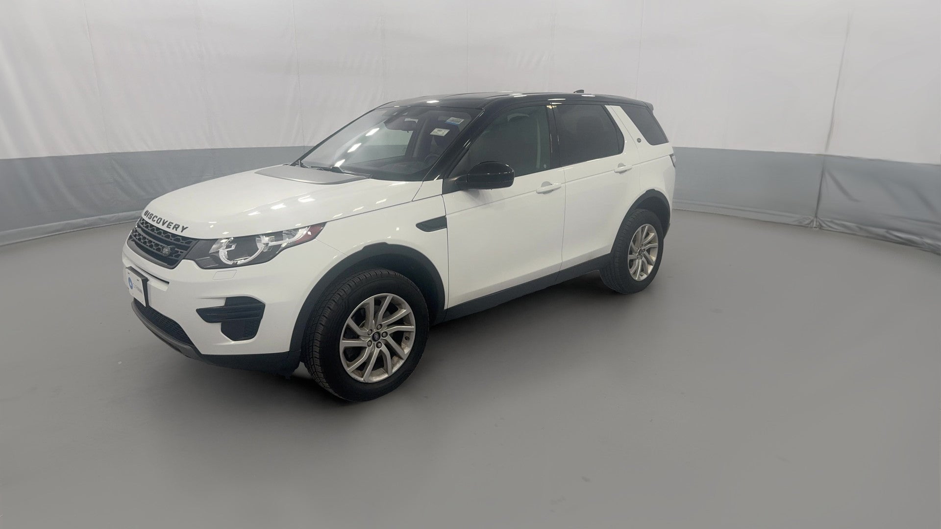 2019 Land Rover Discovery Sport vehicle photo