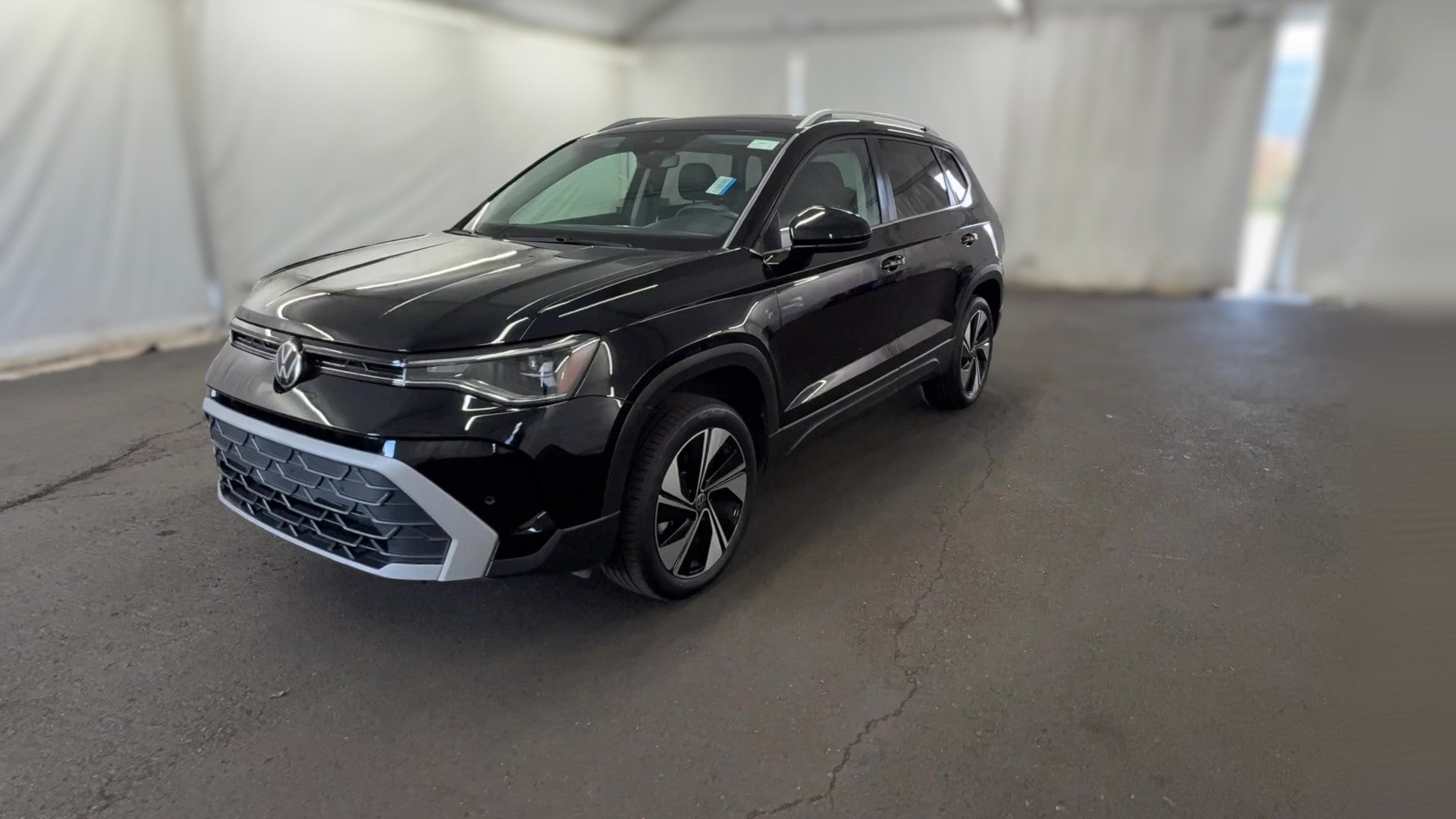 2025 Volkswagen Taos vehicle photo