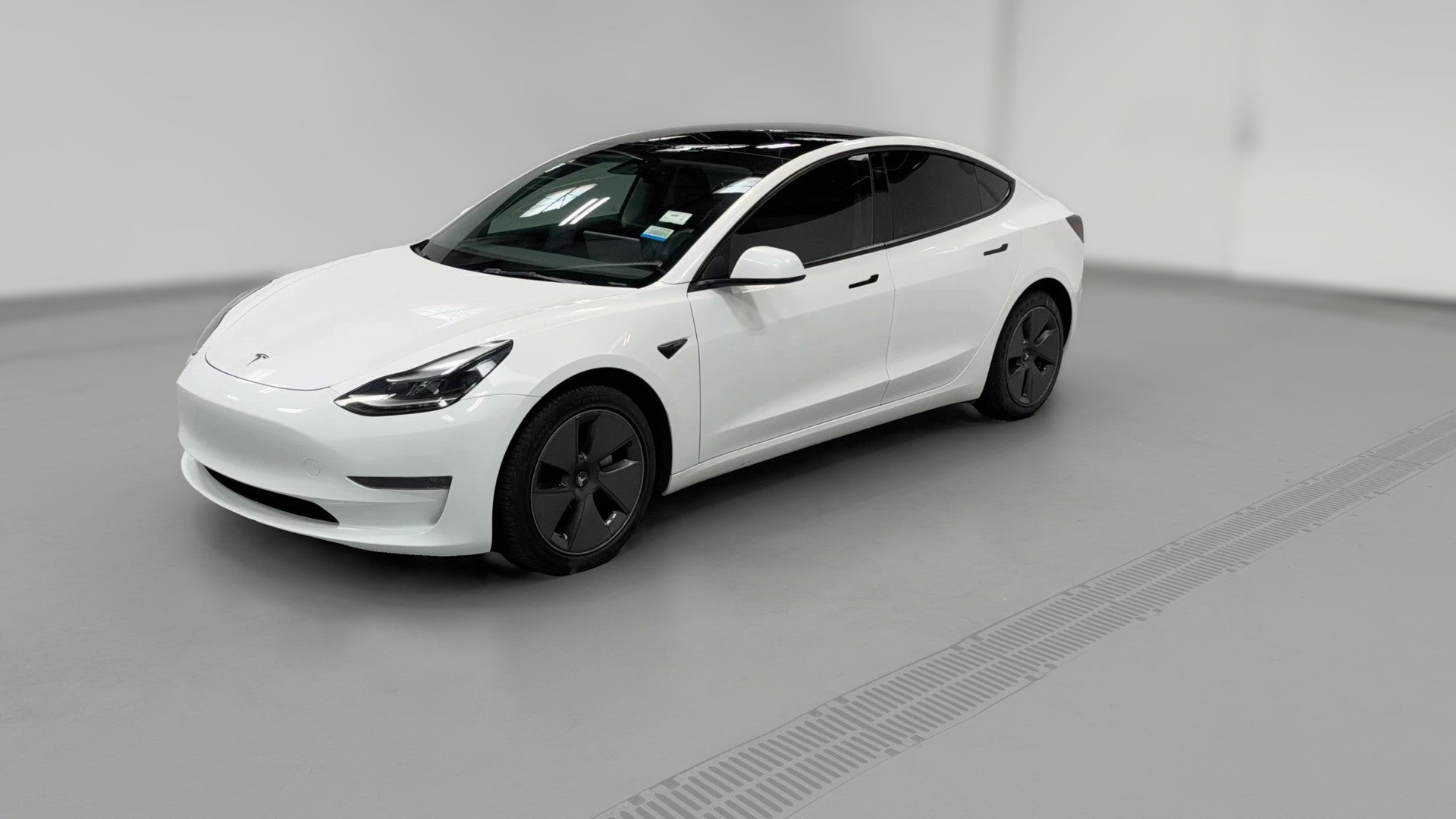 2023 Tesla Model 3 vehicle photo