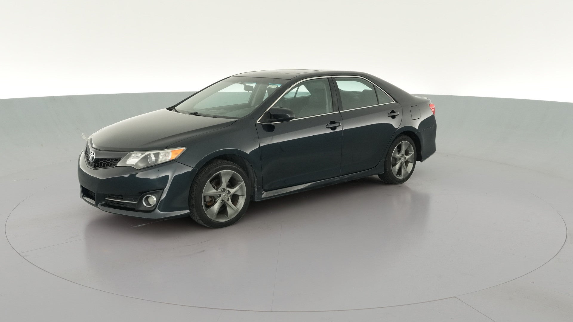 2014 Toyota Camry vehicle photo