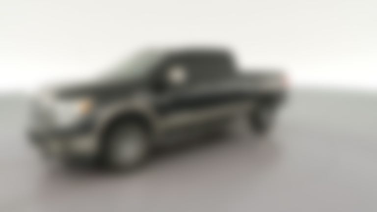 2018 Nissan TITAN XD Crew Cab vehicle photo