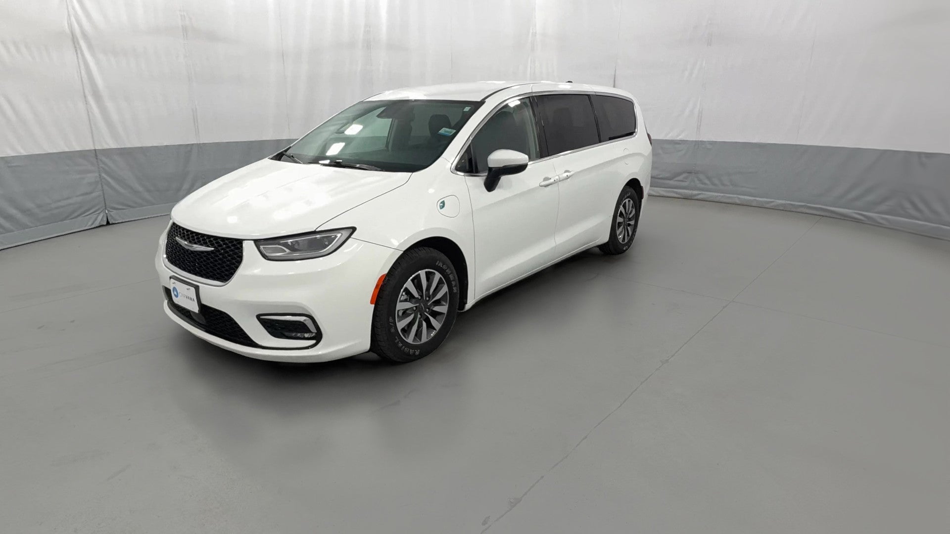 2023 Chrysler Pacifica Hybrid vehicle photo