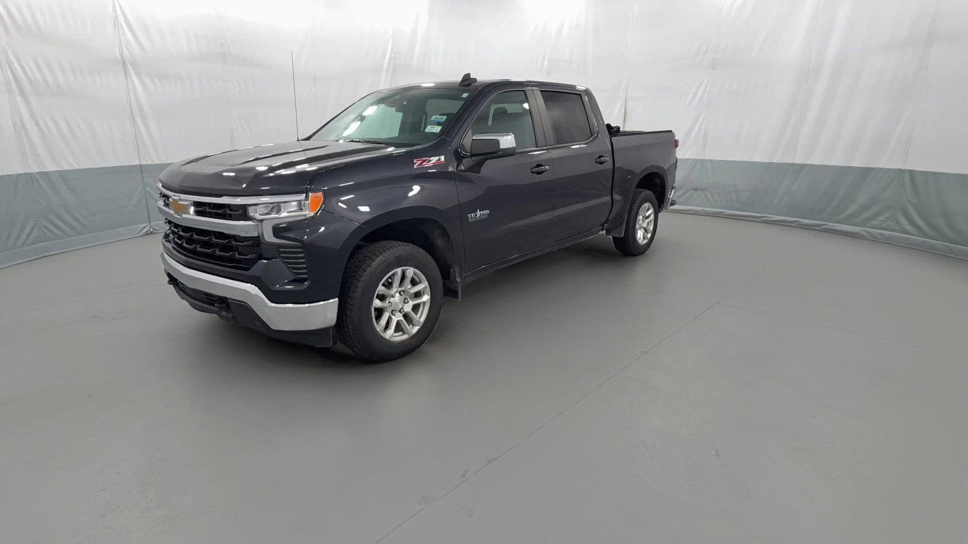 2022 Chevrolet Silverado 1500 Crew Cab vehicle photo