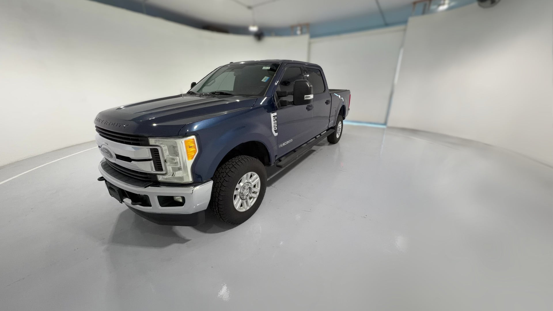 2017 Ford F250 Super Duty Crew Cab vehicle photo