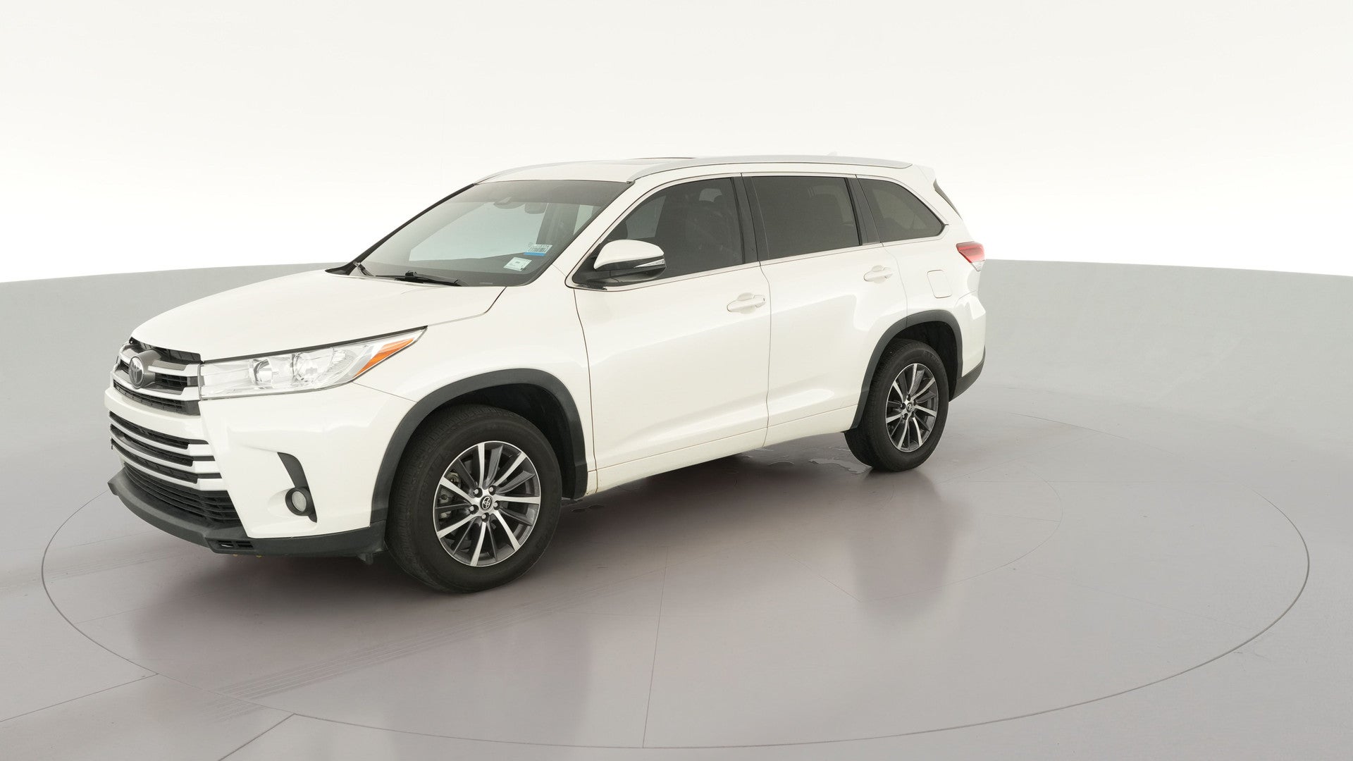 2017 Toyota Highlander vehicle photo