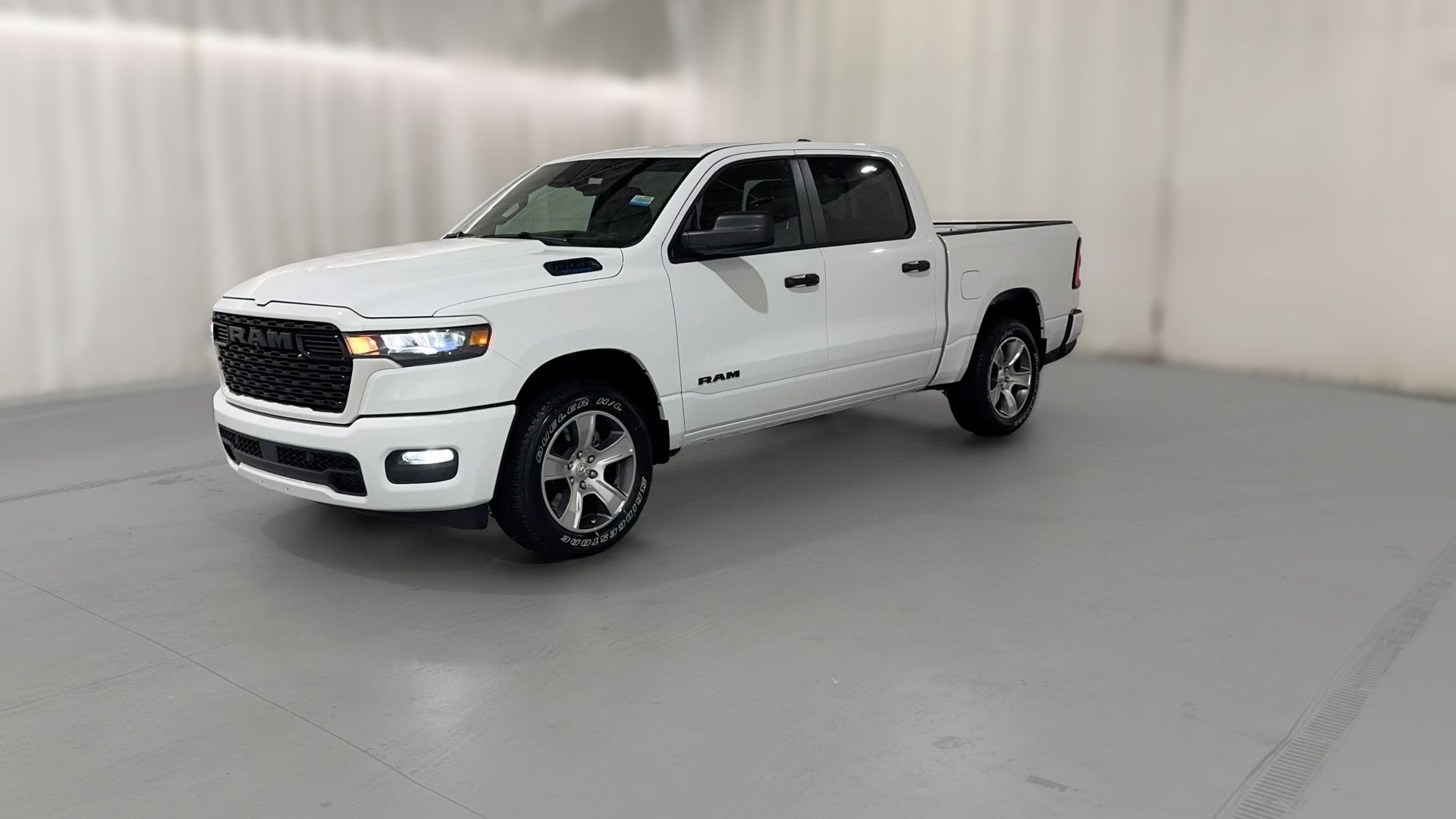 2026 Ram 1500 Crew Cab vehicle photo