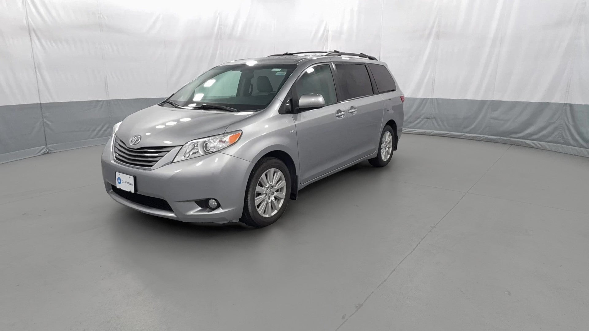2017 Toyota Sienna vehicle photo