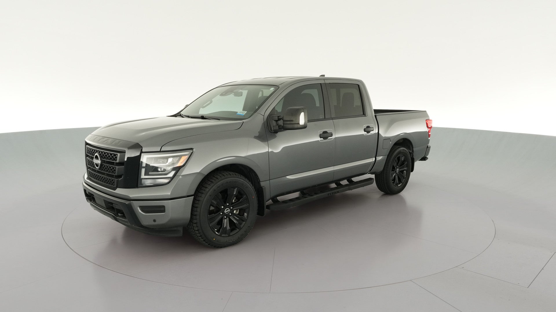 2023 Nissan Titan Crew Cab vehicle photo