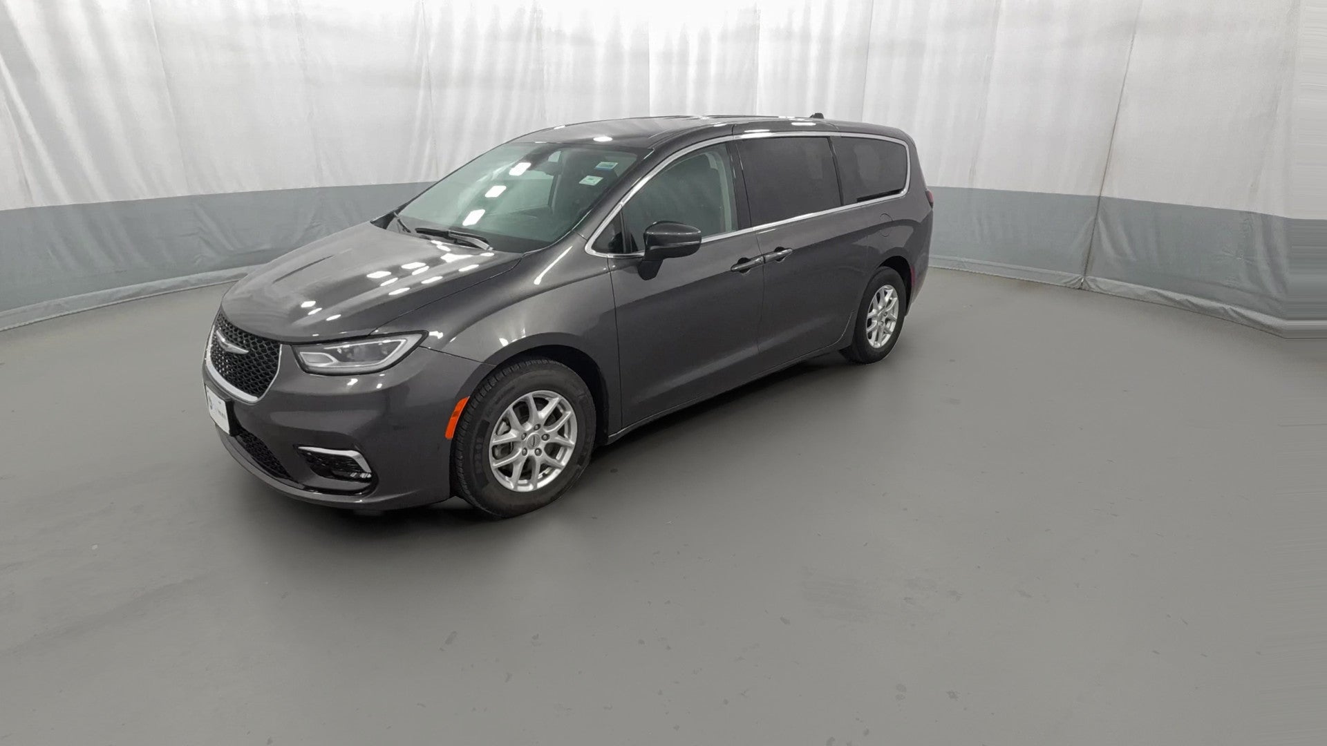 2023 Chrysler Pacifica vehicle photo