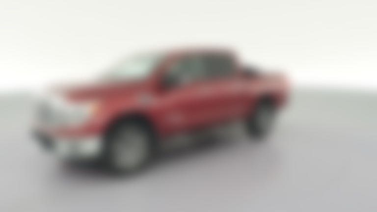 2017 Nissan Titan Crew Cab vehicle photo