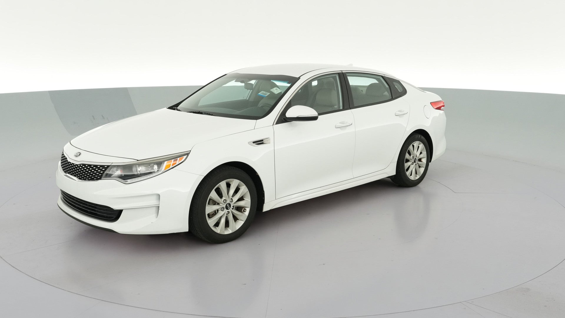 2018 Kia Optima vehicle photo