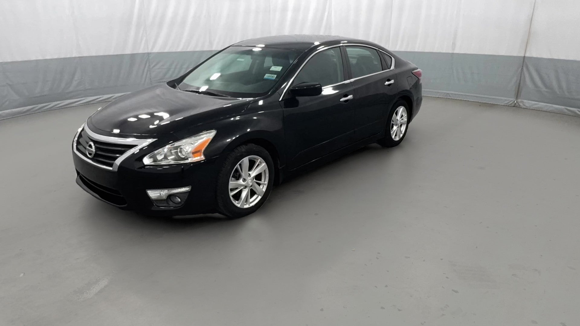 2015 Nissan Altima vehicle photo