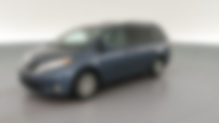 2017 Toyota Sienna vehicle photo