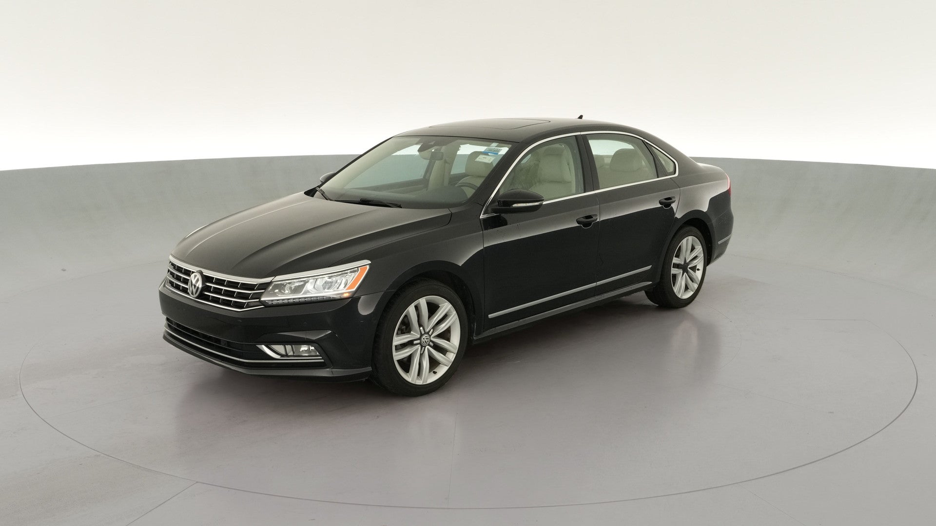 2017 Volkswagen Passat vehicle photo