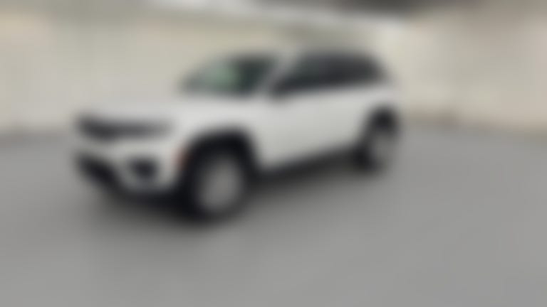 2025 Jeep Grand Cherokee vehicle photo