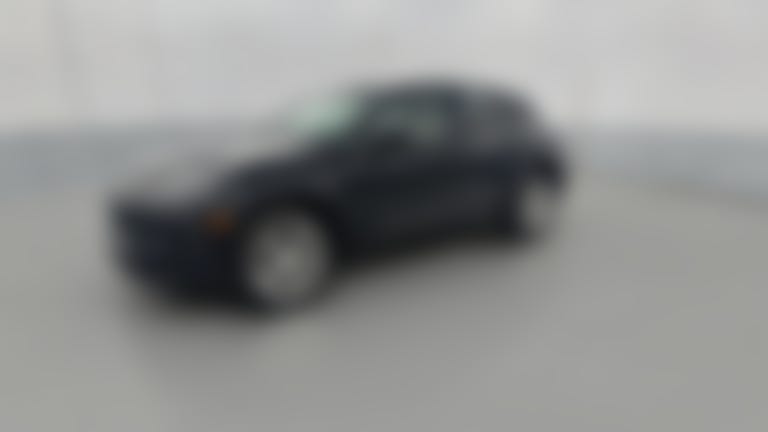 2024 Porsche Macan vehicle photo