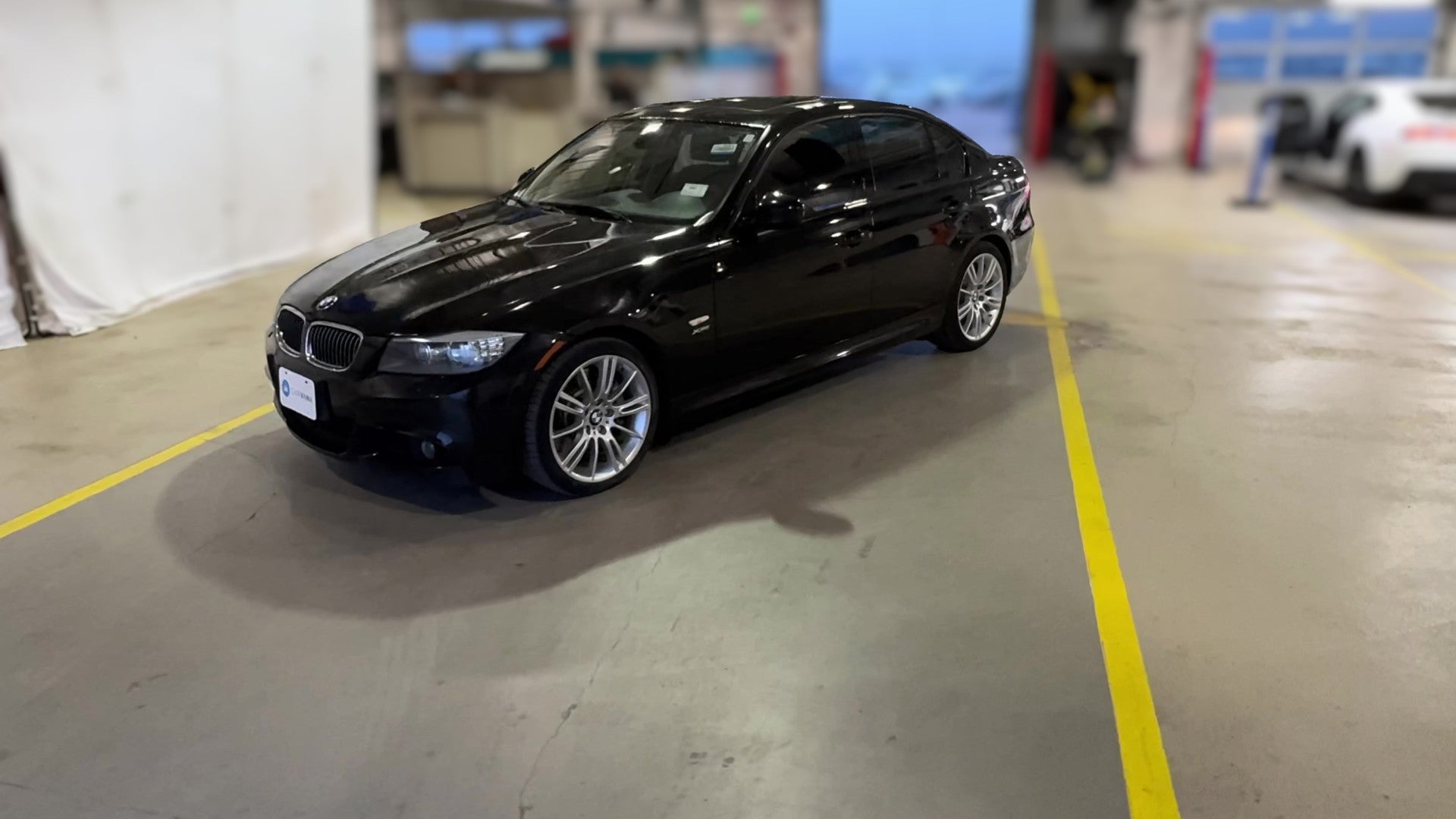 2011 BMW 3 Series vehicle photo