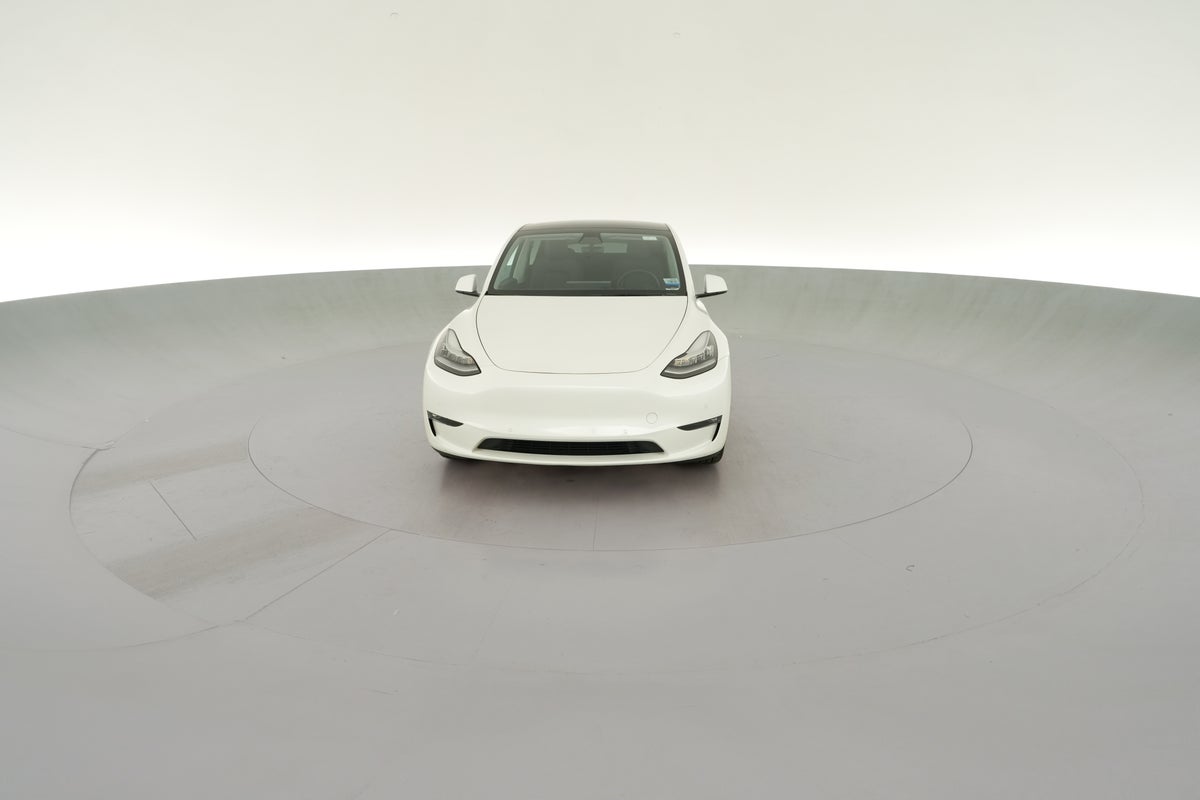 2021 Tesla Model Y Long Range All-Wheel Drive in Pearl White — 360° view 1