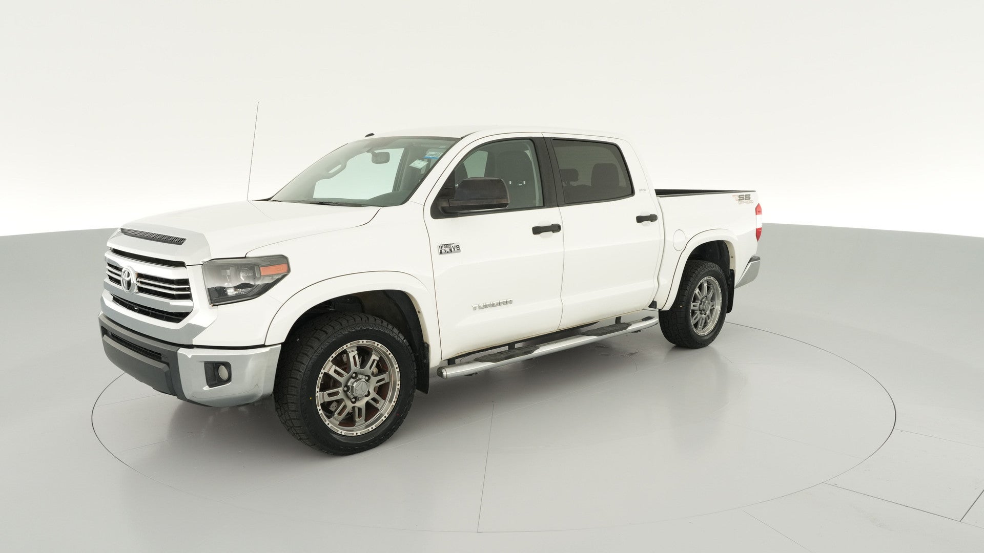 2017 Toyota Tundra CrewMax vehicle photo