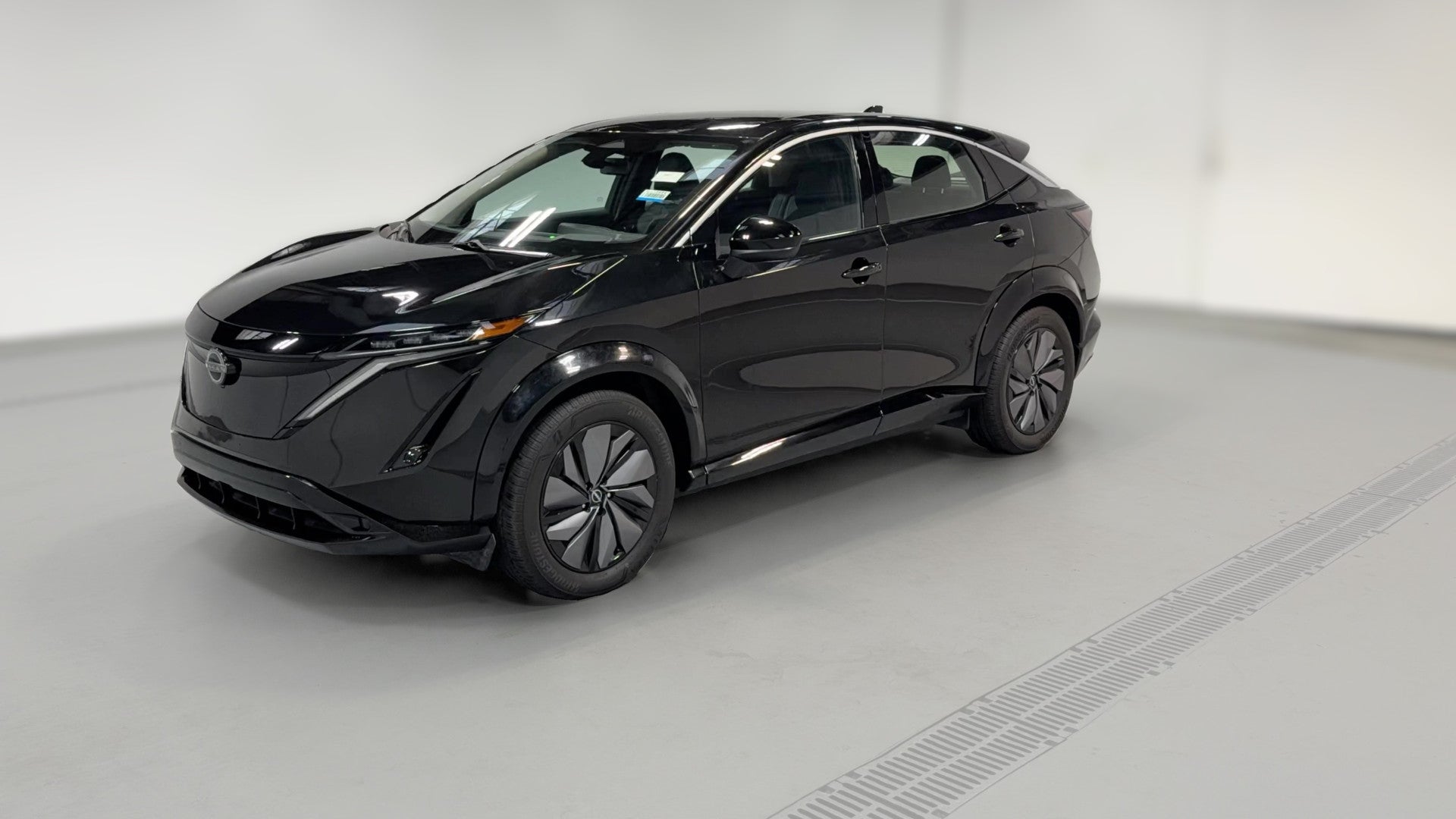 2024 Nissan ARIYA vehicle photo