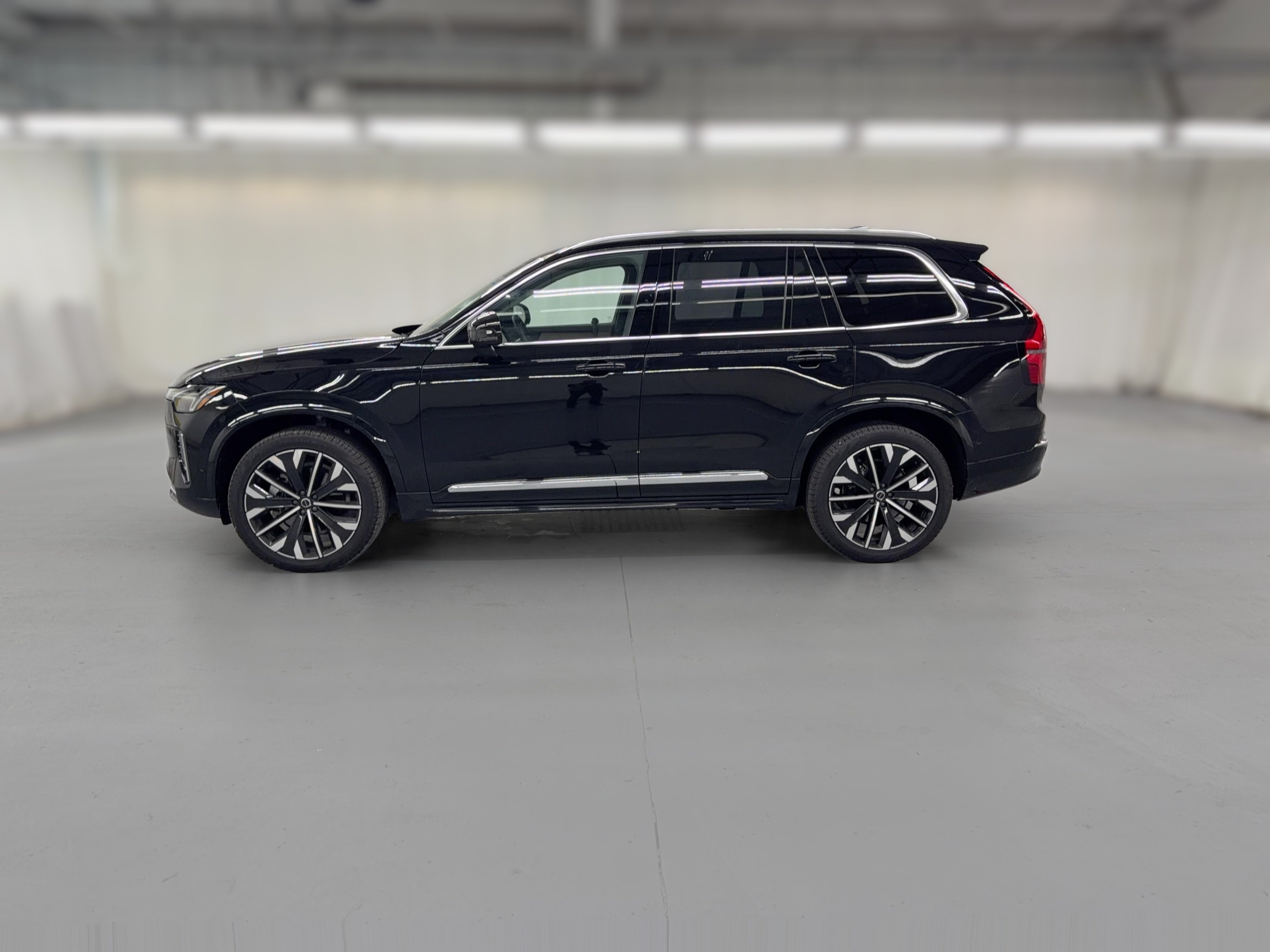 2026 Volvo XC90 Plus - Photo 32
