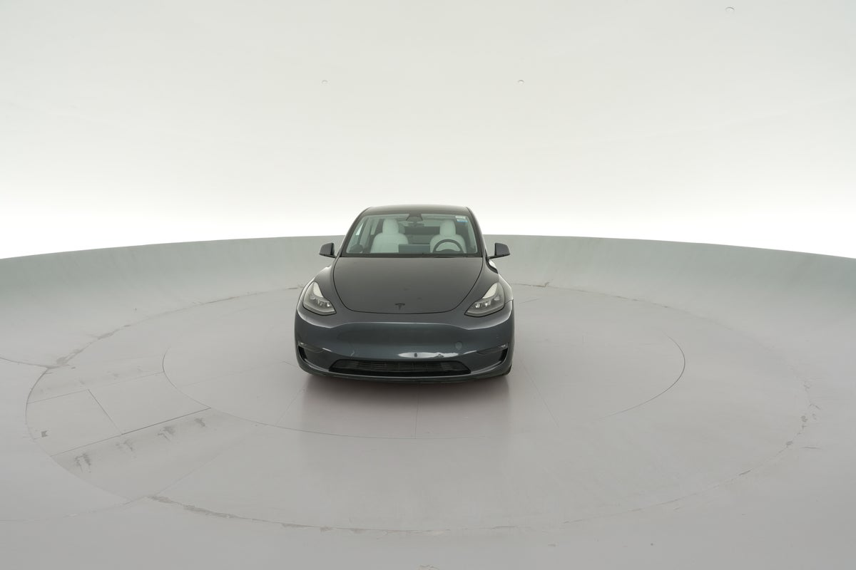 2022 Tesla Model Y Performance All-Wheel Drive in Midnight Silver Metallic — 360° view 1