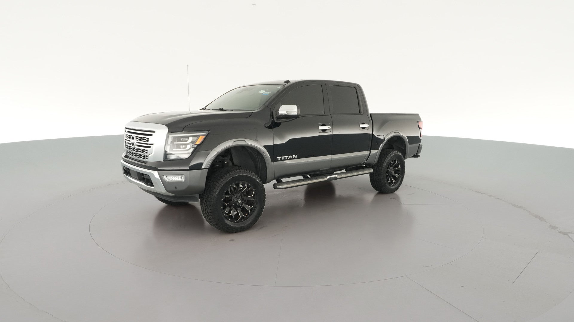 2021 Nissan Titan Crew Cab vehicle photo