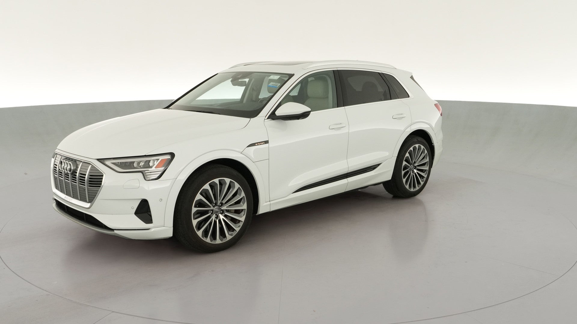 2019 Audi e-tron vehicle photo