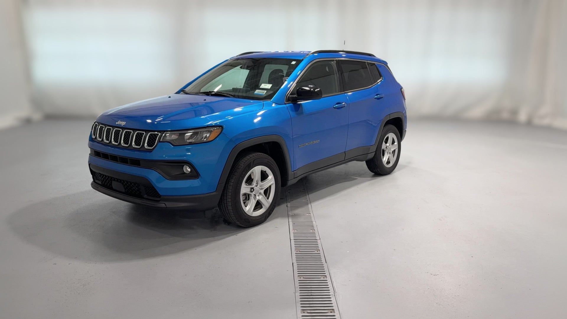 2023 Jeep Compass vehicle photo