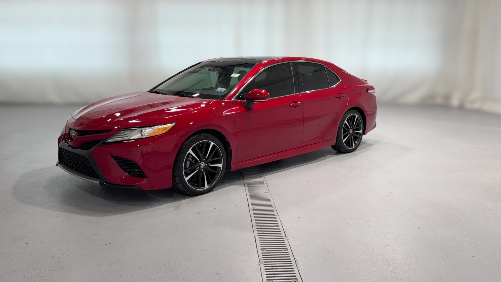 2020 Toyota Camry vehicle photo