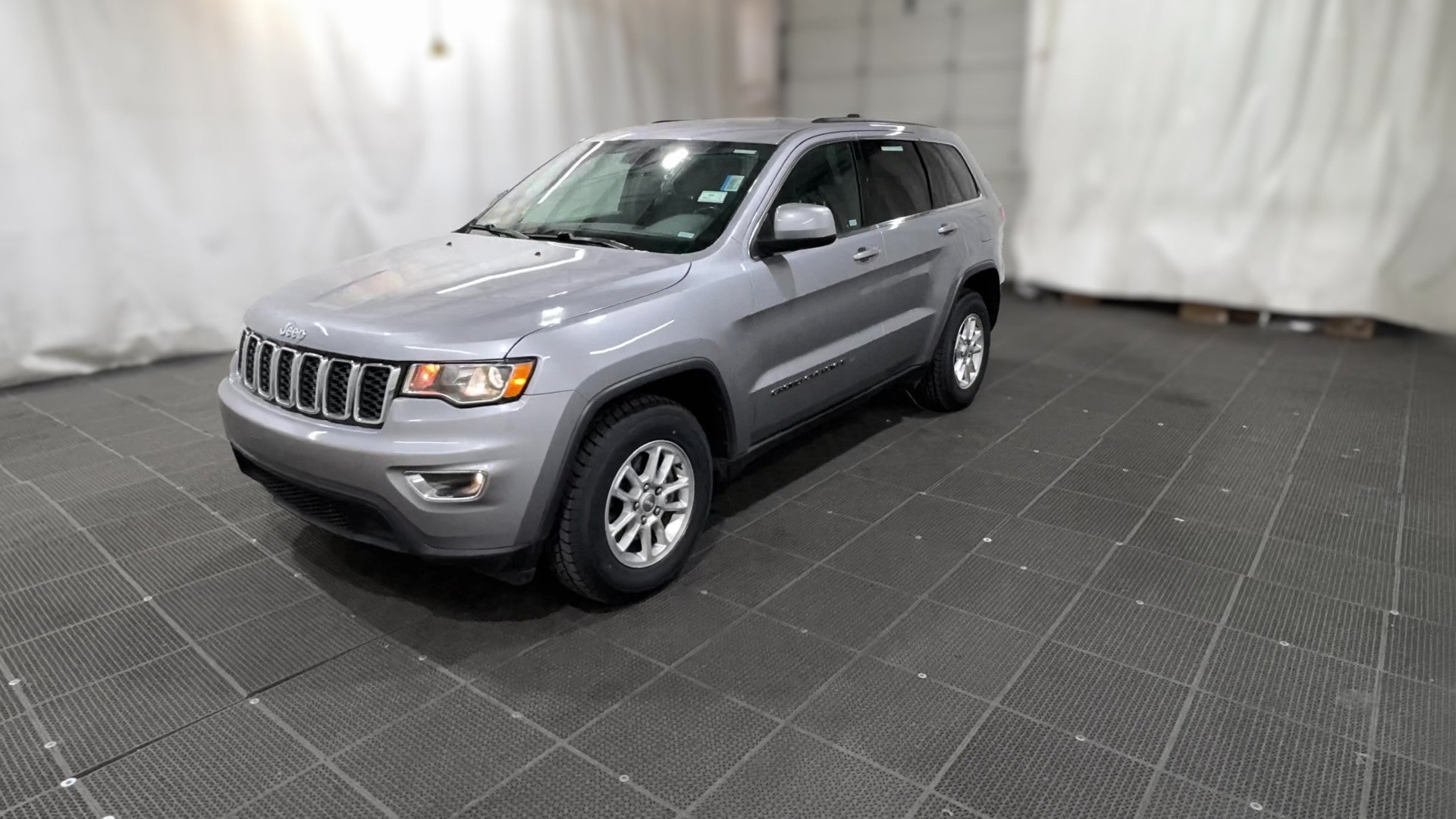 2020 Jeep Grand Cherokee vehicle photo