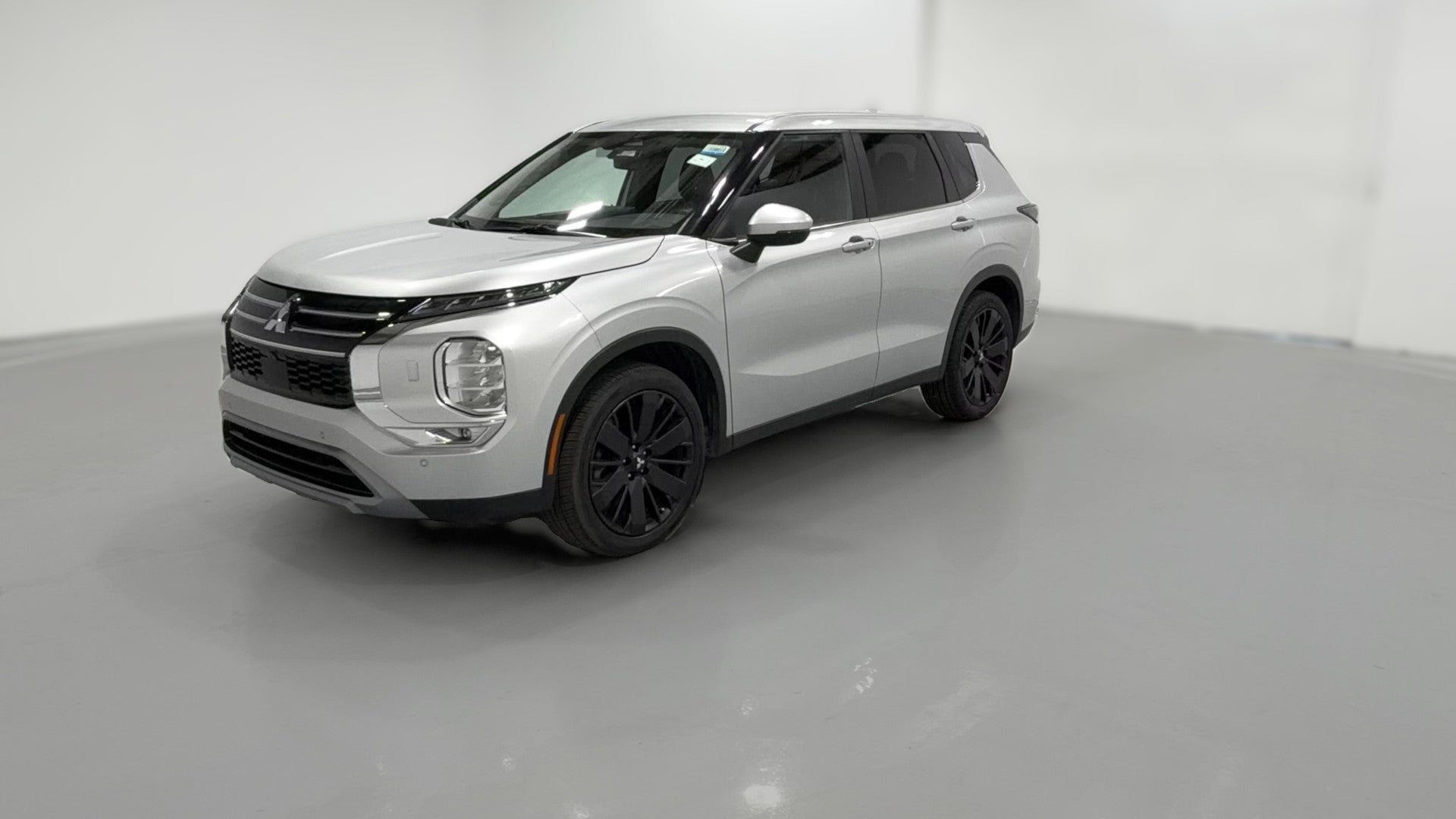 2025 Mitsubishi Outlander vehicle photo