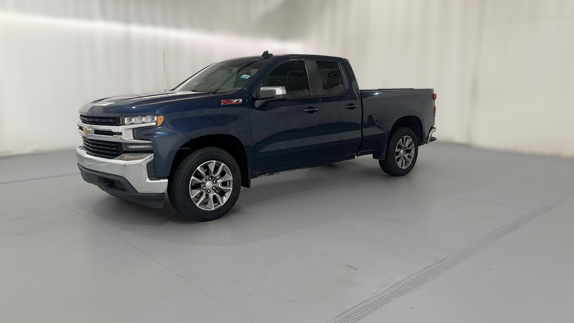 2022 Chevrolet Silverado 1500 Limited Double Cab vehicle photo