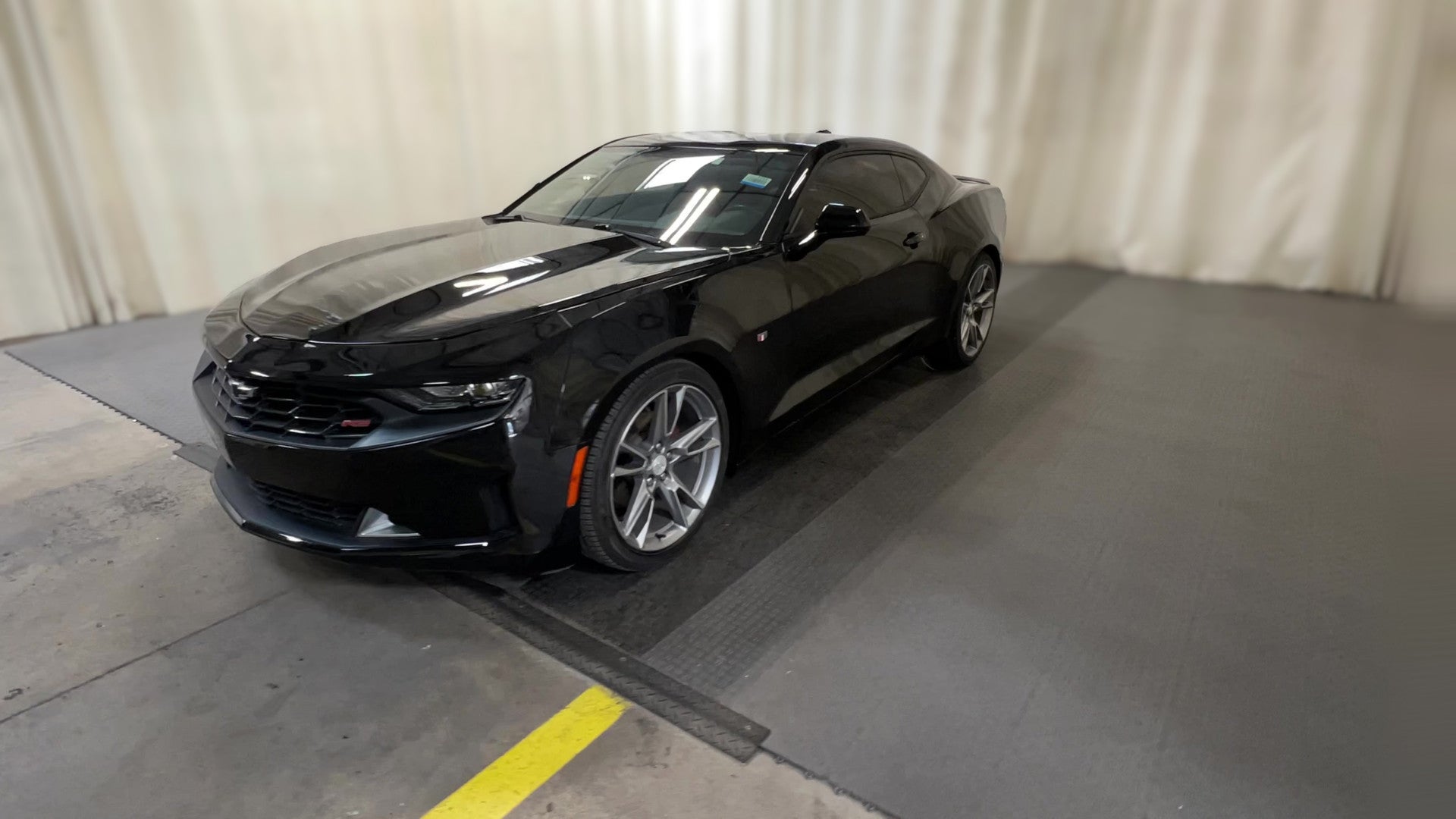 2019 Chevrolet Camaro vehicle photo