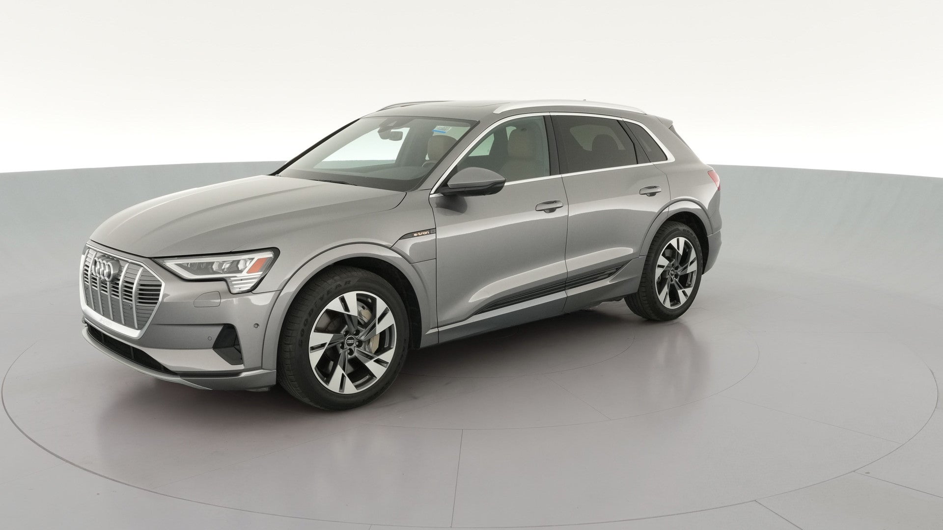 2022 Audi e-tron vehicle photo