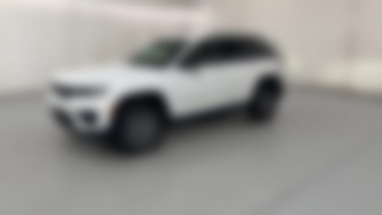 2027 Jeep Grand Cherokee vehicle photo
