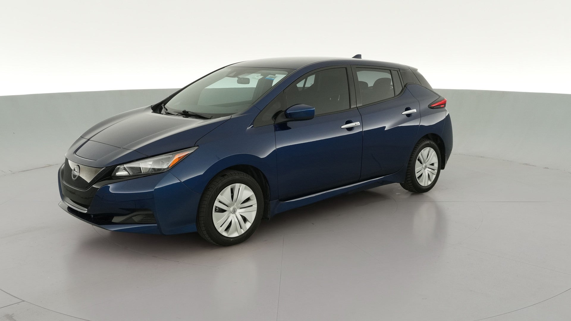 2025 Nissan LEAF vehicle photo