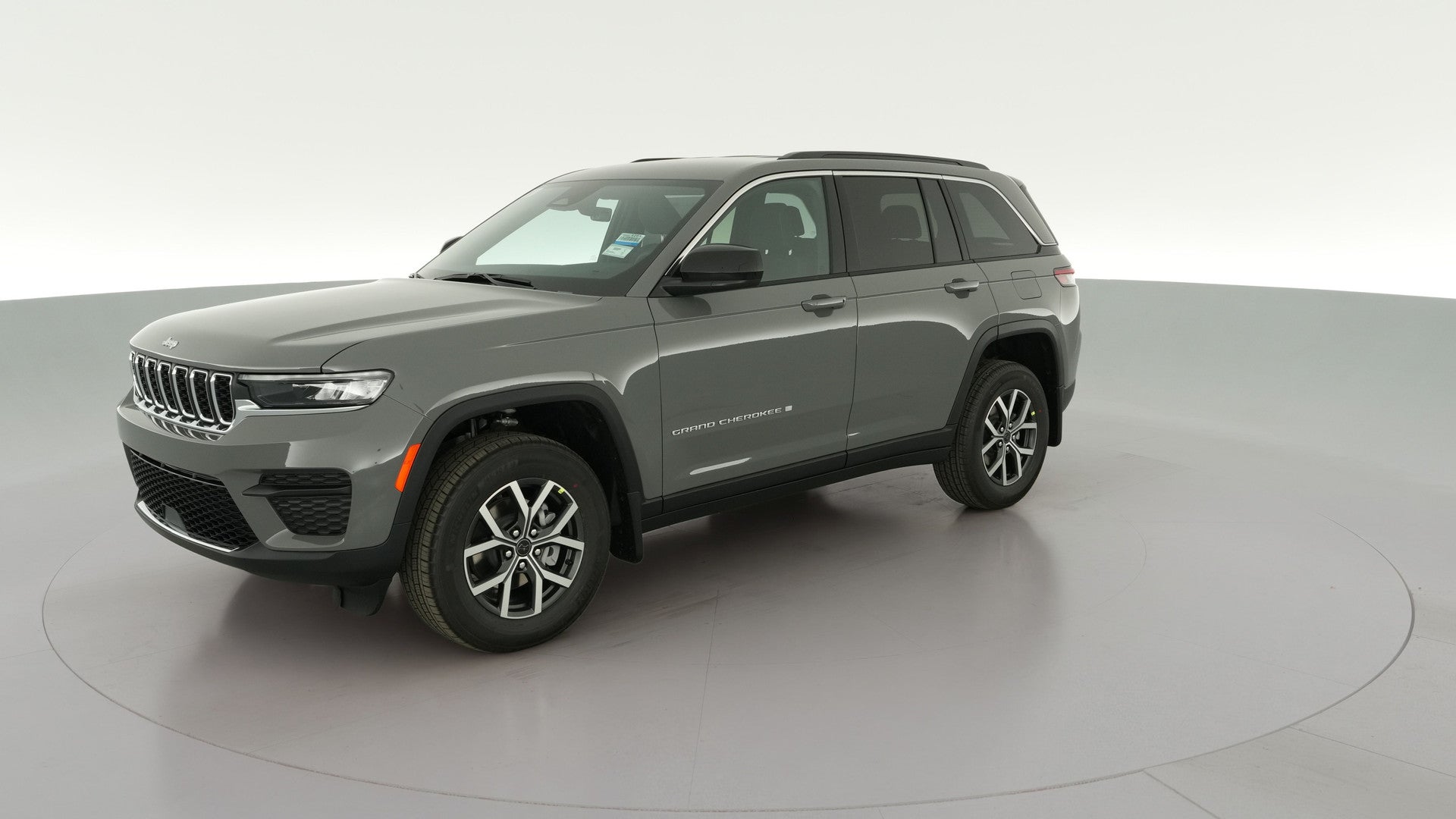 2027 Jeep Grand Cherokee vehicle photo