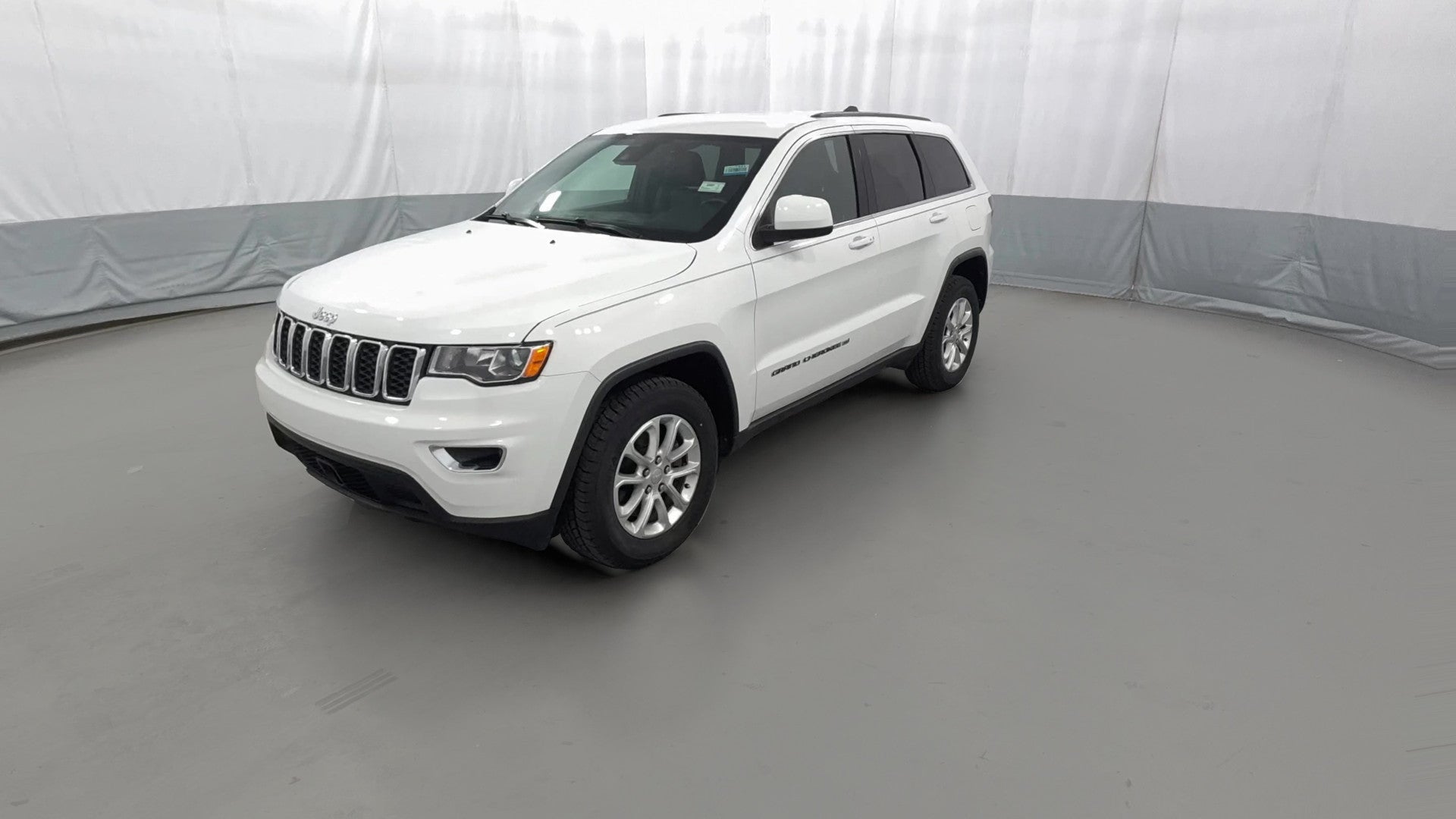 2022 Jeep Grand Cherokee vehicle photo