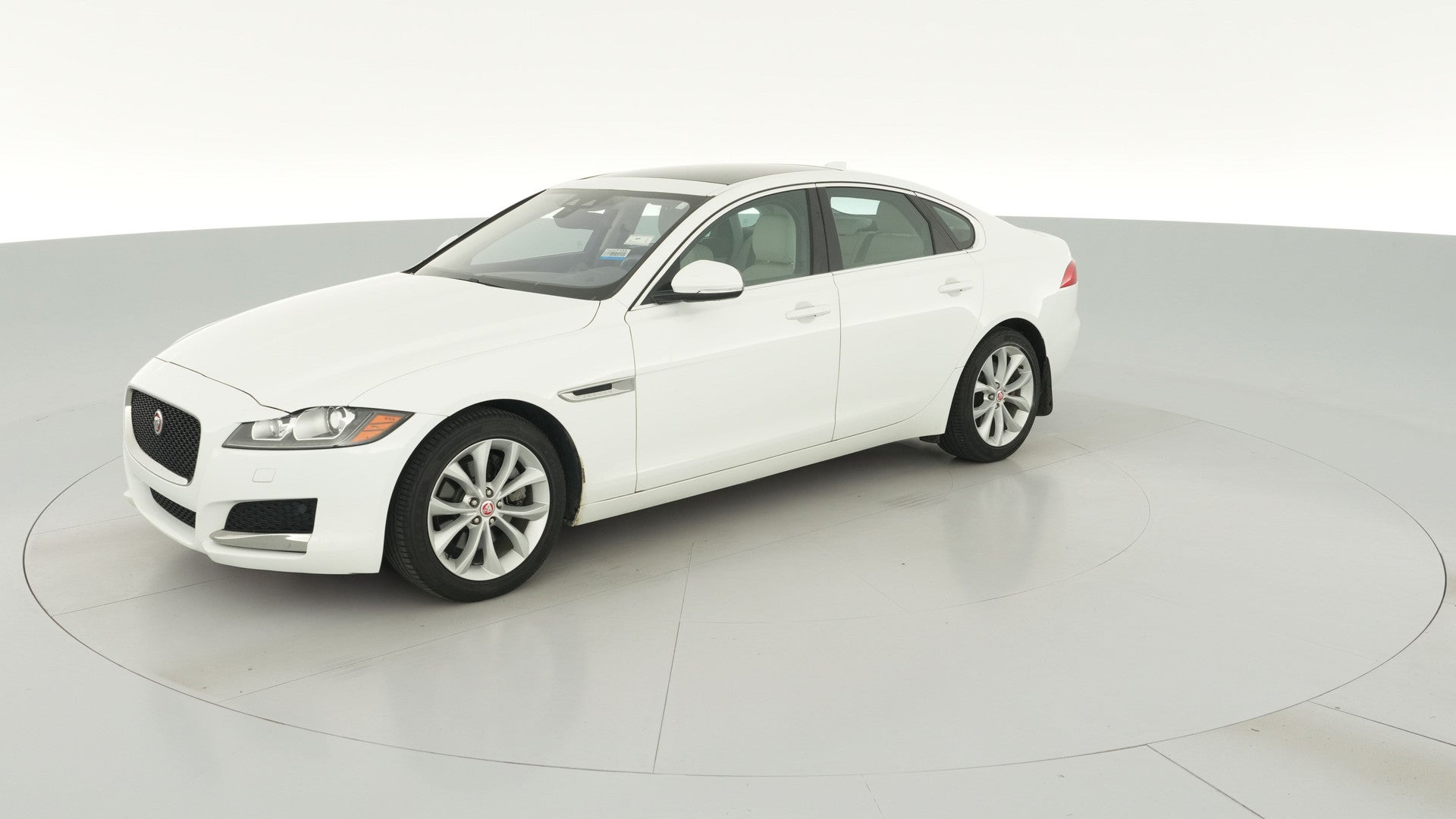 2018 Jaguar XF vehicle photo
