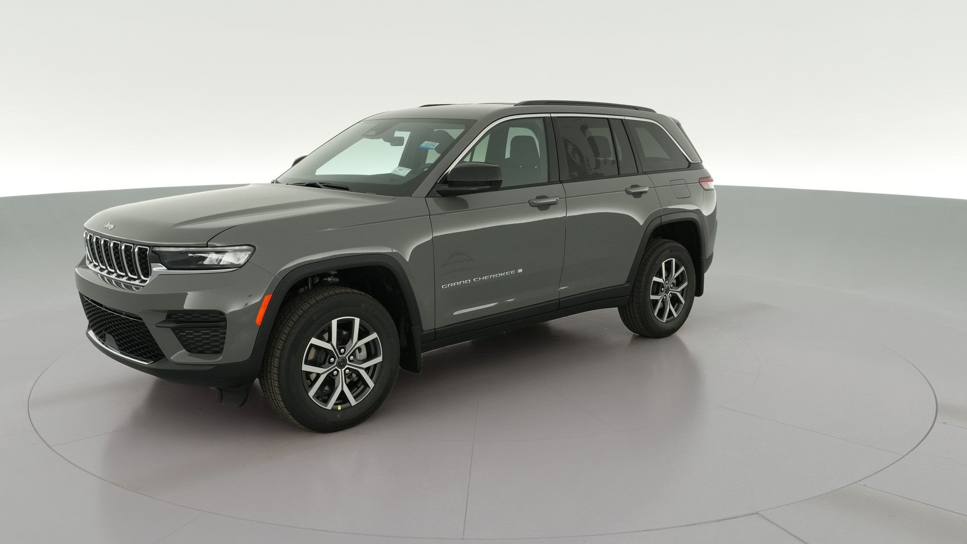 2027 Jeep Grand Cherokee vehicle photo