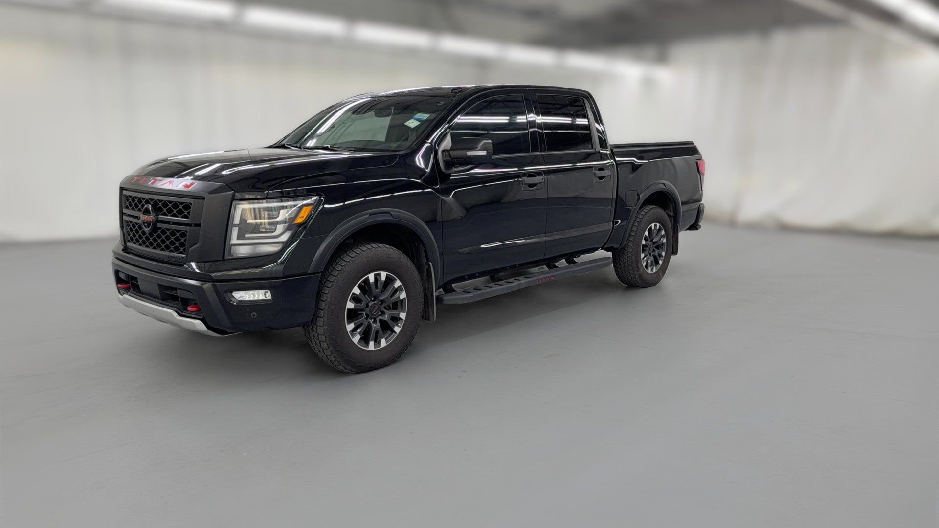 2021 Nissan Titan Crew Cab vehicle photo