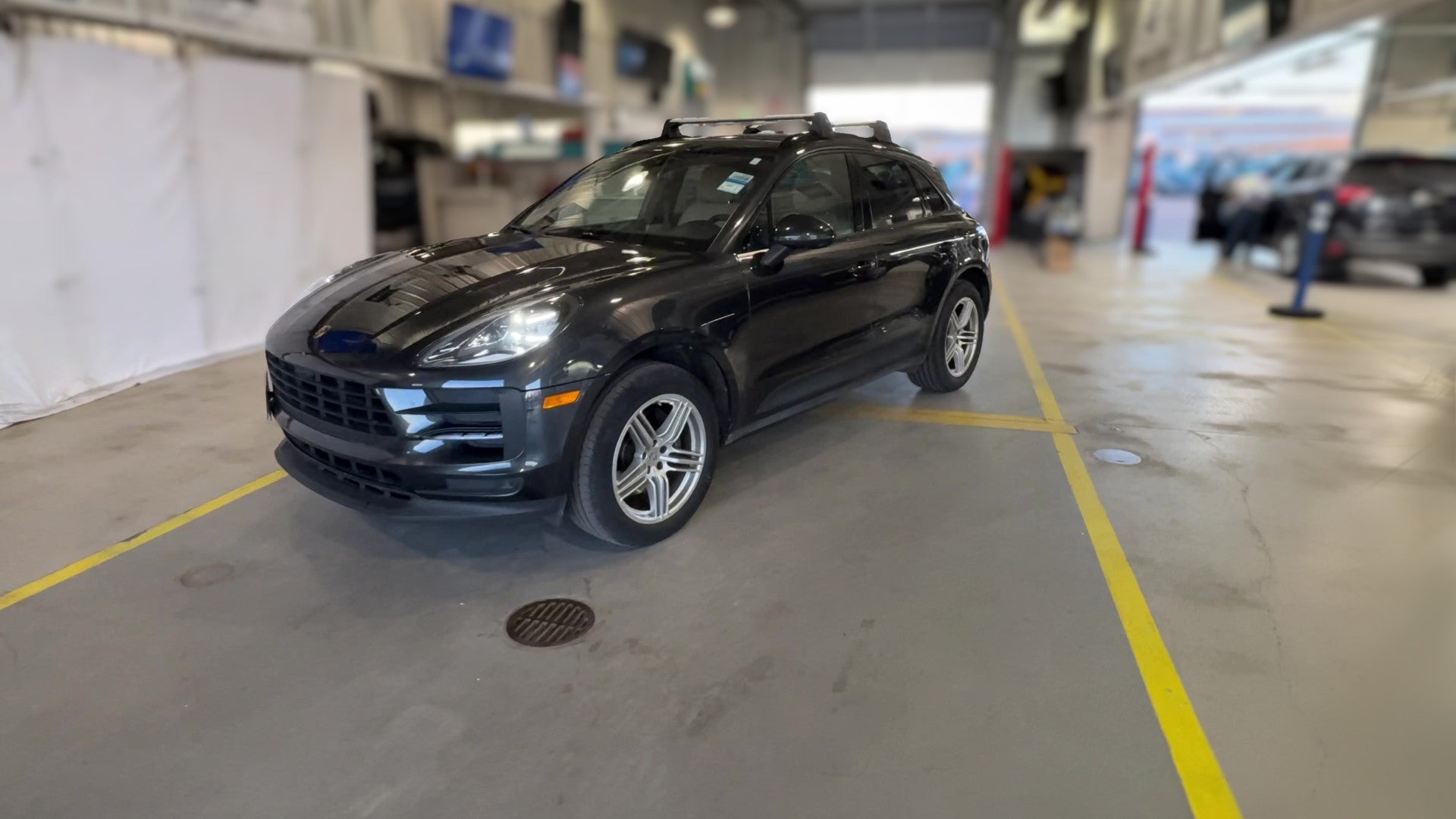 2020 Porsche Macan vehicle photo