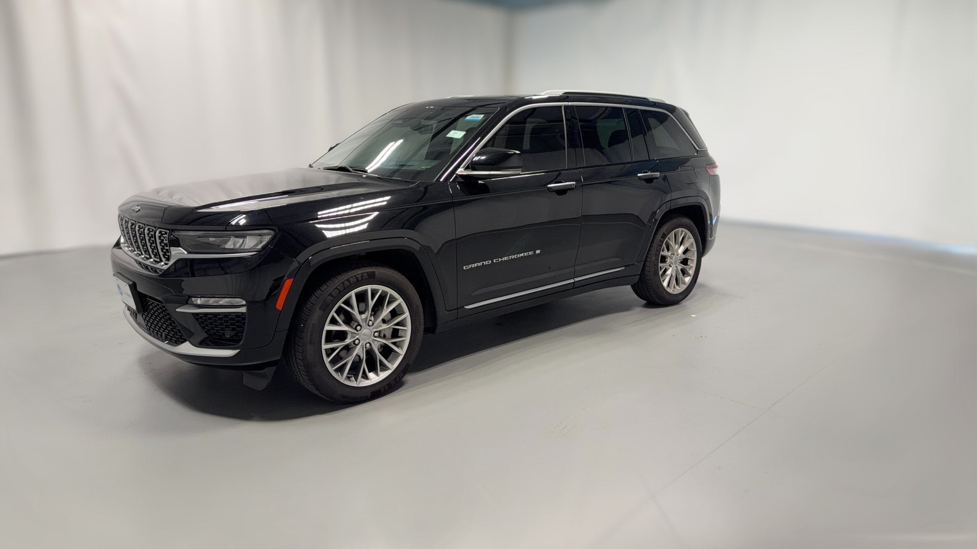2023 Jeep Grand Cherokee vehicle photo