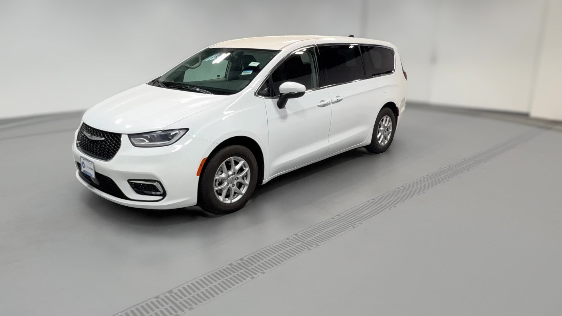 2023 Chrysler Pacifica vehicle photo